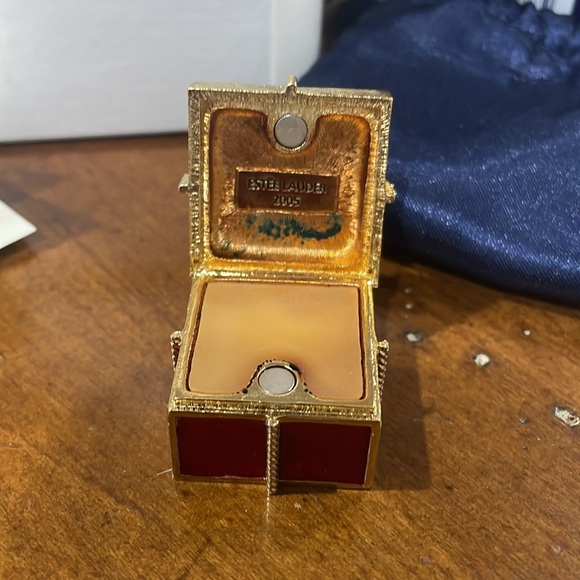 Estée Lauder beyond paradise Golden Gift compact for solid perfume 2005 - Picture 7 of 7